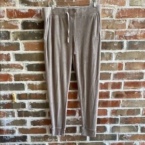 UGG Sweatpants Relaxed Fit Drawstring Waistband Size M in Taupe